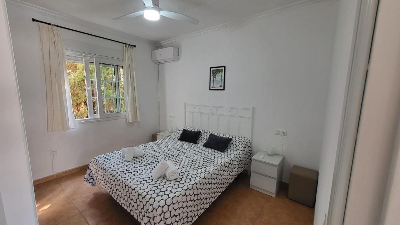 Apartamento Burriana Beach Nerja Bagian luar foto