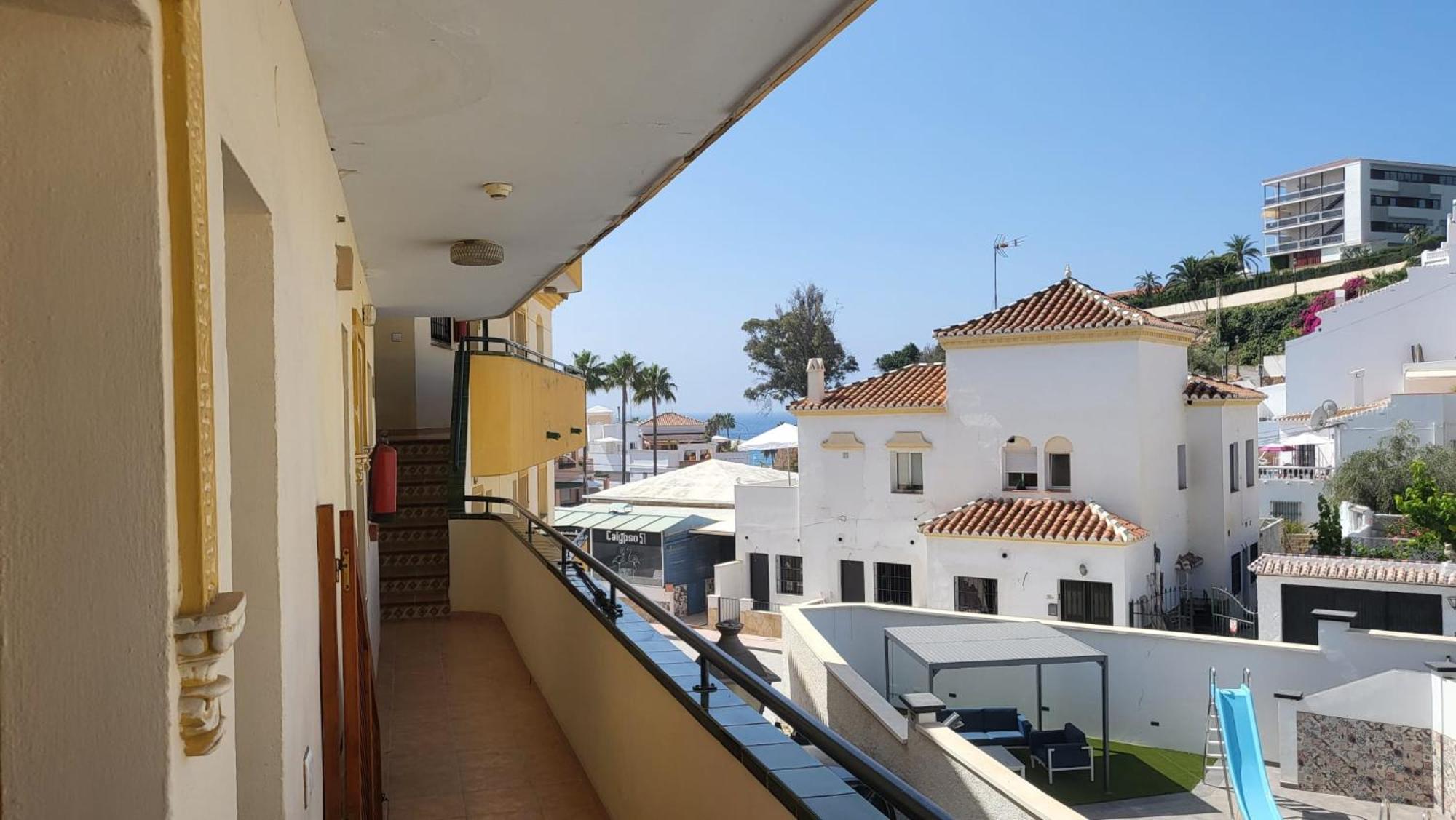 Apartamento Burriana Beach Nerja Bagian luar foto